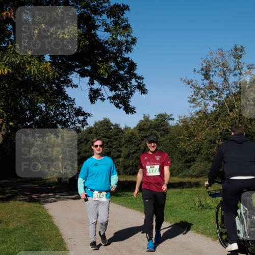 28.09.2025 - 33. Volkslauf durch das schöne Alstertal Fabian Wolf http://msf.ph/oto/8977209 28.09.2025 10:43:20 Laufen 4143, 4172 meine-sportfotos.de