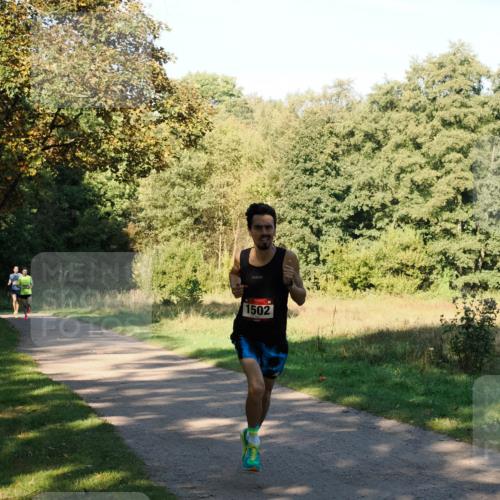 28.09.2025 - 33. Volkslauf durch das schöne Alstertal Fabian Wolf http://msf.ph/oto/8978066 28.09.2025 10:03:04 Laufen 1502 meine-sportfotos.de