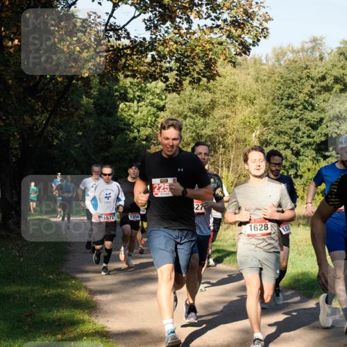 28.09.2025 - 33. Volkslauf durch das schöne Alstertal Fabian Wolf http://msf.ph/oto/8978083 28.09.2025 10:04:00 Laufen 1617, 1572, 1556, 58, 225, 27, 1628, 153 meine-sportfotos.de