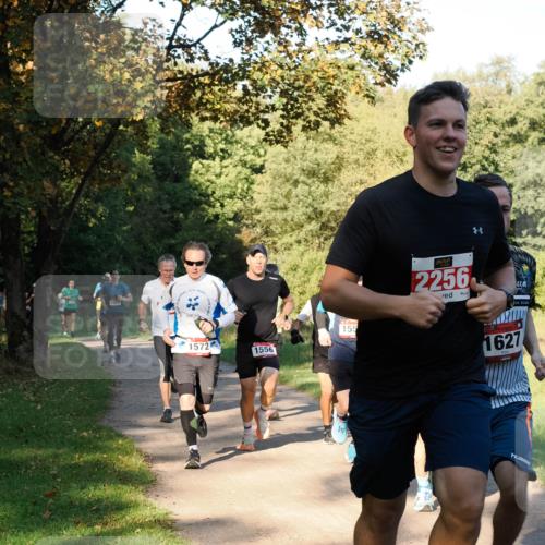 28.09.2025 - 33. Volkslauf durch das schöne Alstertal Fabian Wolf http://msf.ph/oto/8978087 28.09.2025 10:04:01 Laufen 1017, 1572, 1556, 155, 2256, 1627 meine-sportfotos.de