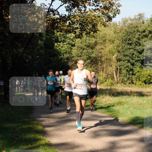 28.09.2025 - 33. Volkslauf durch das schöne Alstertal Fabian Wolf http://msf.ph/oto/8978125 28.09.2025 10:04:16 Laufen 1593, 1596, 1574, 1567 meine-sportfotos.de