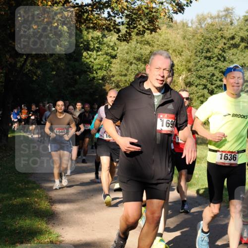 28.09.2025 - 33. Volkslauf durch das schöne Alstertal Fabian Wolf http://msf.ph/oto/8978162 28.09.2025 10:04:41 Laufen 1040, 1021, 16, 1696, 1636 meine-sportfotos.de