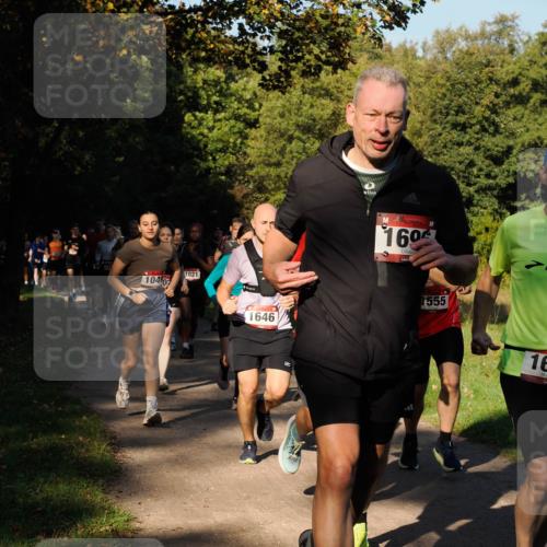 28.09.2025 - 33. Volkslauf durch das schöne Alstertal Fabian Wolf http://msf.ph/oto/8978163 28.09.2025 10:04:41 Laufen 104002, 1021, 1646, 160, 1555, 16 meine-sportfotos.de
