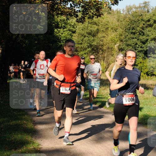 28.09.2025 - 33. Volkslauf durch das schöne Alstertal Fabian Wolf http://msf.ph/oto/8978186 28.09.2025 10:04:49 Laufen 1676, 1808, 1616, 1802, 1006 meine-sportfotos.de