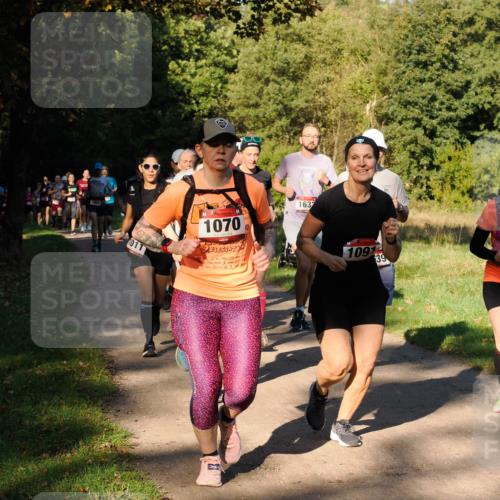 28.09.2025 - 33. Volkslauf durch das schöne Alstertal Fabian Wolf http://msf.ph/oto/8978208 28.09.2025 10:05:04 Laufen 1866, 1011, 1070, 1632, 10, 1097, 39 meine-sportfotos.de