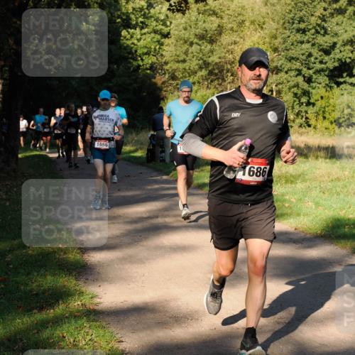 28.09.2025 - 33. Volkslauf durch das schöne Alstertal Fabian Wolf http://msf.ph/oto/8978226 28.09.2025 10:05:09 Laufen 1032, 1656, 1686 meine-sportfotos.de
