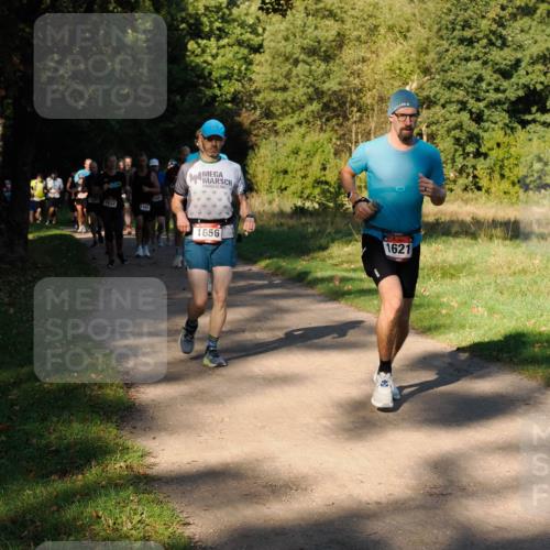 28.09.2025 - 33. Volkslauf durch das schöne Alstertal Fabian Wolf http://msf.ph/oto/8978232 28.09.2025 10:05:10 Laufen 1032, 1642, 1656, 1621 meine-sportfotos.de