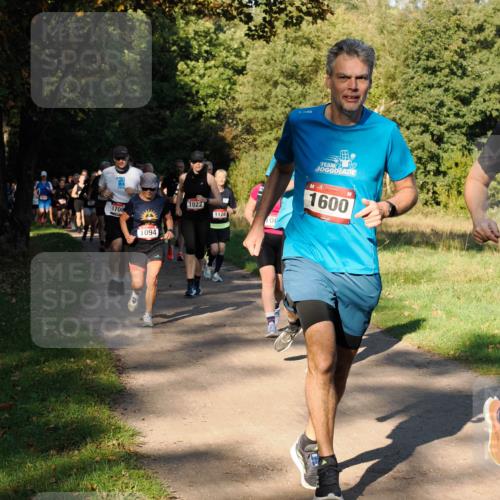 28.09.2025 - 33. Volkslauf durch das schöne Alstertal Fabian Wolf http://msf.ph/oto/8978268 28.09.2025 10:05:22 Laufen 105, 1708, 1094, 1022, 1128, 100, 1600 meine-sportfotos.de