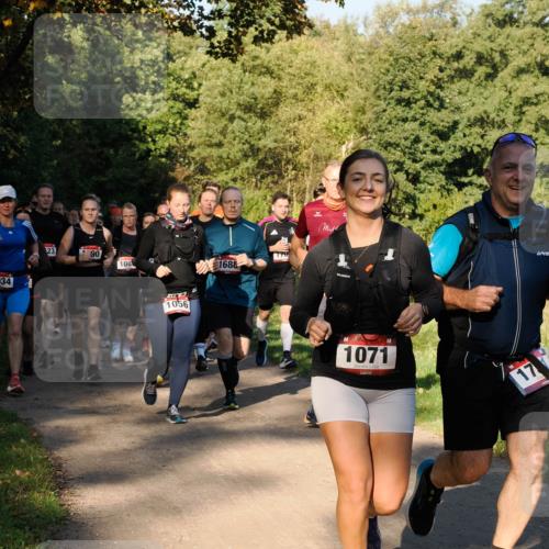 28.09.2025 - 33. Volkslauf durch das schöne Alstertal Fabian Wolf http://msf.ph/oto/8978289 28.09.2025 10:05:32 Laufen 034, 23, 90, 108, 1056, 1688, 1071, 17 meine-sportfotos.de