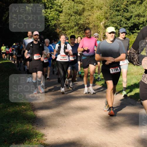 28.09.2025 - 33. Volkslauf durch das schöne Alstertal Fabian Wolf http://msf.ph/oto/8978308 28.09.2025 10:05:40 Laufen 1035, 1834, 104, 1081, 1645, 1769, 795 meine-sportfotos.de