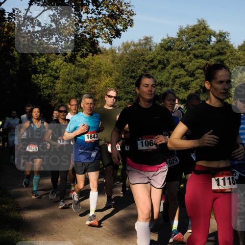28.09.2025 - 33. Volkslauf durch das schöne Alstertal Fabian Wolf http://msf.ph/oto/8978317 28.09.2025 10:05:46 Laufen 1671, 1035, 1059, 1843, 106, 029, 1118 meine-sportfotos.de