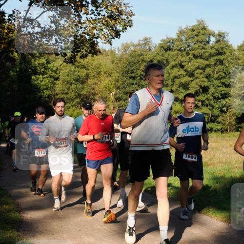 28.09.2025 - 33. Volkslauf durch das schöne Alstertal Fabian Wolf http://msf.ph/oto/8978332 28.09.2025 10:05:49 Laufen 1697, 1713, 1671, 14, 44, 714, 1680 meine-sportfotos.de