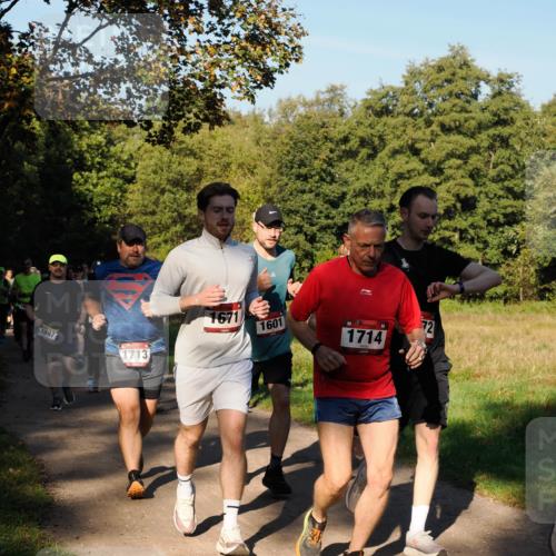 28.09.2025 - 33. Volkslauf durch das schöne Alstertal Fabian Wolf http://msf.ph/oto/8978336 28.09.2025 10:05:50 Laufen 1697, 1713, 1671, 1601, 72, 1714 meine-sportfotos.de