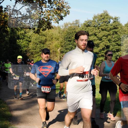 28.09.2025 - 33. Volkslauf durch das schöne Alstertal Fabian Wolf http://msf.ph/oto/8978340 28.09.2025 10:05:51 Laufen 1659, 1697, 1042, 1713, 1671, 01 meine-sportfotos.de