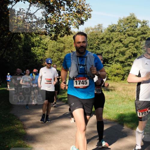 28.09.2025 - 33. Volkslauf durch das schöne Alstertal Fabian Wolf http://msf.ph/oto/8978409 28.09.2025 10:06:25 Laufen 1737, 55, 1761, 1668, 1745, 1096, 1701 meine-sportfotos.de