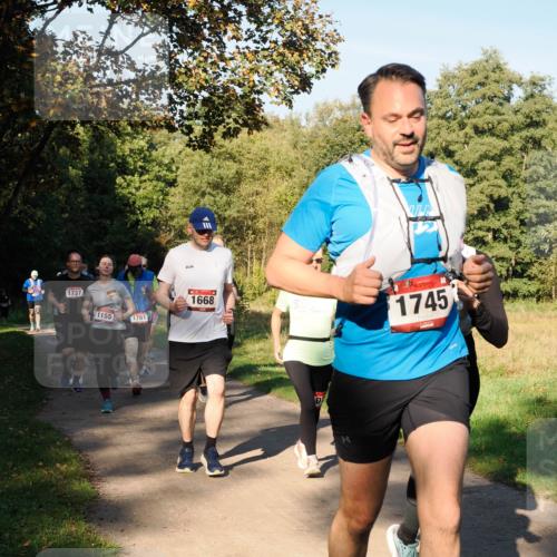 28.09.2025 - 33. Volkslauf durch das schöne Alstertal Fabian Wolf http://msf.ph/oto/8978411 28.09.2025 10:06:25 Laufen 1737, 1155, 1761, 1668, 1745 meine-sportfotos.de