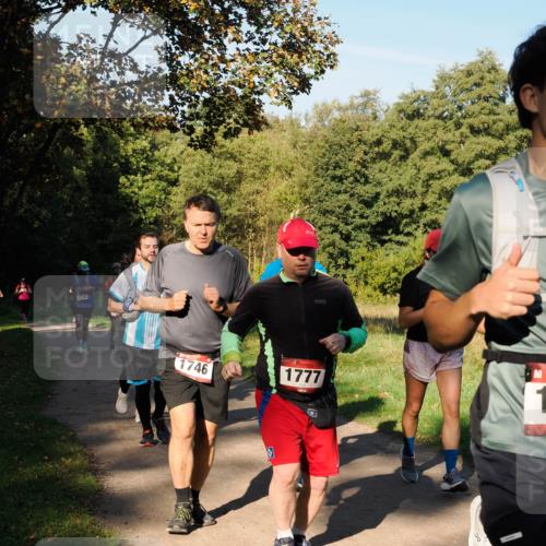 28.09.2025 - 33. Volkslauf durch das schöne Alstertal Fabian Wolf http://msf.ph/oto/8978424 28.09.2025 10:06:32 Laufen 1738, 1746, 1777, 1 meine-sportfotos.de