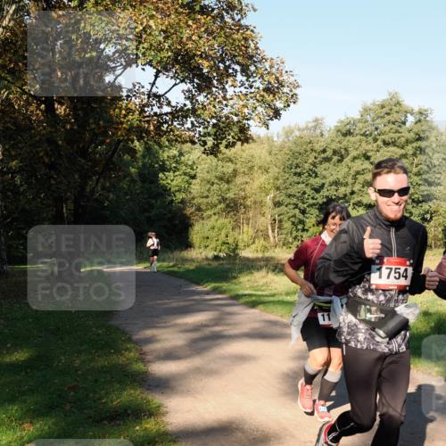 28.09.2025 - 33. Volkslauf durch das schöne Alstertal Fabian Wolf http://msf.ph/oto/8978470 28.09.2025 10:07:01 Laufen 1754 meine-sportfotos.de