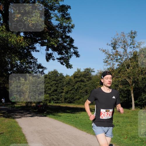 28.09.2025 - 33. Volkslauf durch das schöne Alstertal Fabian Wolf http://msf.ph/oto/8978487 28.09.2025 10:23:20 Laufen 2626 meine-sportfotos.de