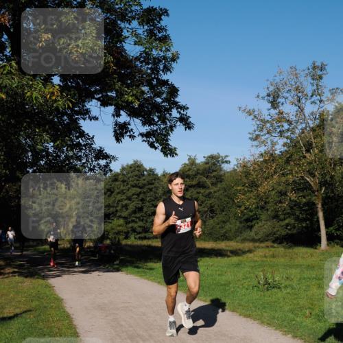 28.09.2025 - 33. Volkslauf durch das schöne Alstertal Fabian Wolf http://msf.ph/oto/8978531 28.09.2025 10:23:44 Laufen  meine-sportfotos.de