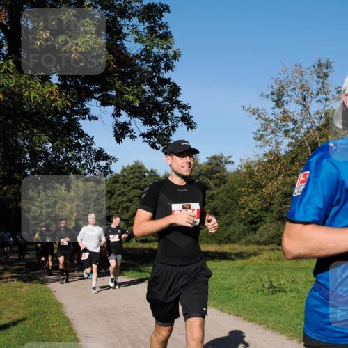 28.09.2025 - 33. Volkslauf durch das schöne Alstertal Fabian Wolf http://msf.ph/oto/8978749 28.09.2025 10:24:41 Laufen 10 meine-sportfotos.de