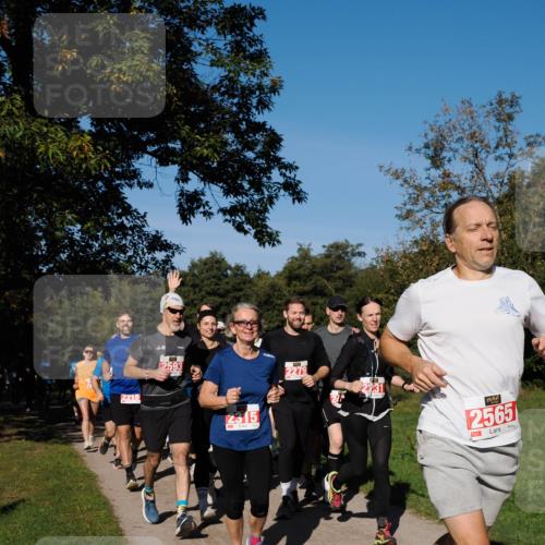 28.09.2025 - 33. Volkslauf durch das schöne Alstertal Fabian Wolf http://msf.ph/oto/8978883 28.09.2025 10:25:08 Laufen 2215, 20, 2593, 2315, 2279, 2565 meine-sportfotos.de