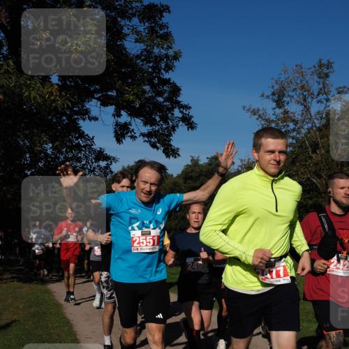 28.09.2025 - 33. Volkslauf durch das schöne Alstertal Fabian Wolf http://msf.ph/oto/8978961 28.09.2025 10:25:18 Laufen 204, 2551, 2499, 477, 242 meine-sportfotos.de