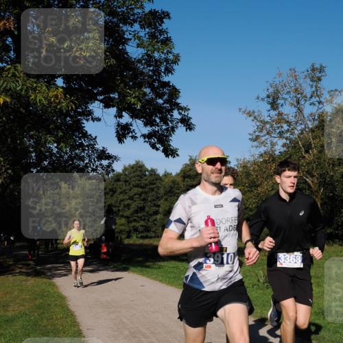 28.09.2025 - 33. Volkslauf durch das schöne Alstertal Fabian Wolf http://msf.ph/oto/8979698 28.09.2025 10:33:38 Laufen 3910, 3368 meine-sportfotos.de