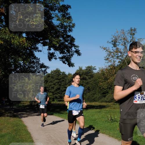 28.09.2025 - 33. Volkslauf durch das schöne Alstertal Fabian Wolf http://msf.ph/oto/8979710 28.09.2025 10:33:44 Laufen 3256, 3079, 13374 meine-sportfotos.de