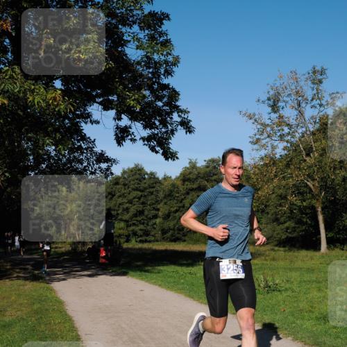 28.09.2025 - 33. Volkslauf durch das schöne Alstertal Fabian Wolf http://msf.ph/oto/8979718 28.09.2025 10:33:46 Laufen 3256 meine-sportfotos.de