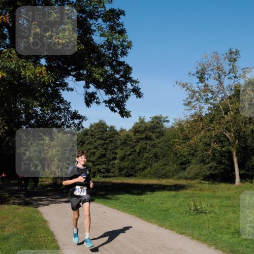 28.09.2025 - 33. Volkslauf durch das schöne Alstertal Fabian Wolf http://msf.ph/oto/8979719 28.09.2025 10:33:49 Laufen 3939 meine-sportfotos.de