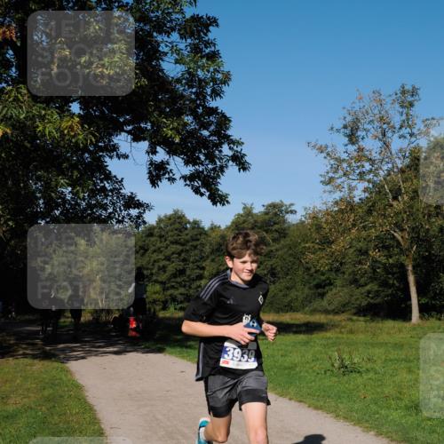 28.09.2025 - 33. Volkslauf durch das schöne Alstertal Fabian Wolf http://msf.ph/oto/8979727 28.09.2025 10:33:50 Laufen 3939 meine-sportfotos.de