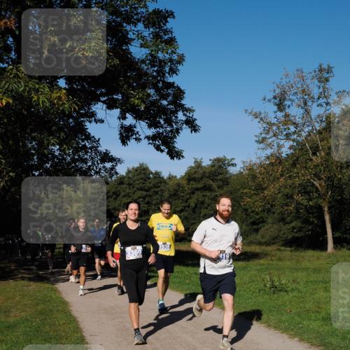 28.09.2025 - 33. Volkslauf durch das schöne Alstertal Fabian Wolf http://msf.ph/oto/8979889 28.09.2025 10:34:35 Laufen 3232, 5252, 3369, 3938, 19 meine-sportfotos.de