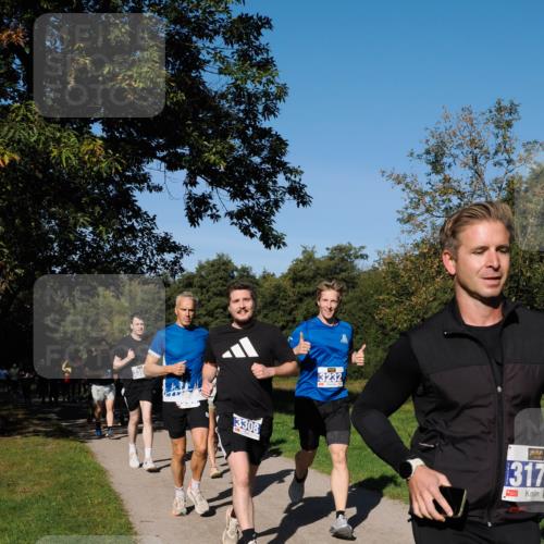 28.09.2025 - 33. Volkslauf durch das schöne Alstertal Fabian Wolf http://msf.ph/oto/8979913 28.09.2025 10:34:38 Laufen 3308, 3232, 317 meine-sportfotos.de