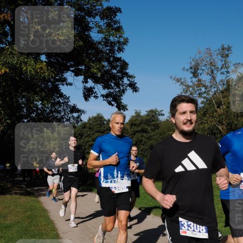28.09.2025 - 33. Volkslauf durch das schöne Alstertal Fabian Wolf http://msf.ph/oto/8979922 28.09.2025 10:34:39 Laufen 213, 3309, 3300, 3308, 11 meine-sportfotos.de