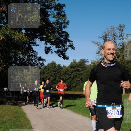 28.09.2025 - 33. Volkslauf durch das schöne Alstertal Fabian Wolf http://msf.ph/oto/8979950 28.09.2025 10:34:43 Laufen 3364, 3042, 3957 meine-sportfotos.de