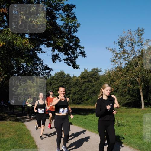 28.09.2025 - 33. Volkslauf durch das schöne Alstertal Fabian Wolf http://msf.ph/oto/8979974 28.09.2025 10:34:47 Laufen 3254, 3187 meine-sportfotos.de