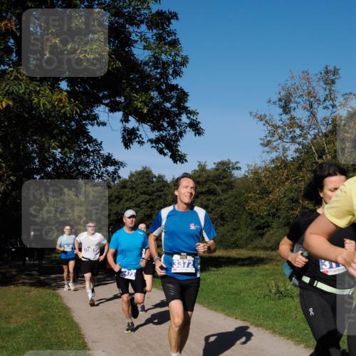 28.09.2025 - 33. Volkslauf durch das schöne Alstertal Fabian Wolf http://msf.ph/oto/8980023 28.09.2025 10:34:52 Laufen 3931, 3188, 3372 meine-sportfotos.de
