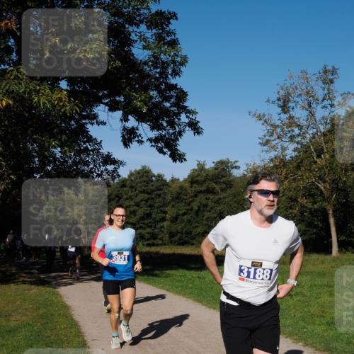 28.09.2025 - 33. Volkslauf durch das schöne Alstertal Fabian Wolf http://msf.ph/oto/8980047 28.09.2025 10:34:55 Laufen 3931, 3188 meine-sportfotos.de