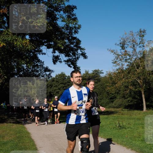 28.09.2025 - 33. Volkslauf durch das schöne Alstertal Fabian Wolf http://msf.ph/oto/8980064 28.09.2025 10:35:01 Laufen 24, 3071 meine-sportfotos.de