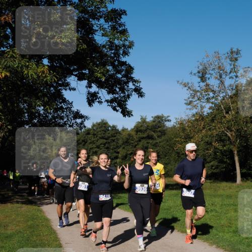 28.09.2025 - 33. Volkslauf durch das schöne Alstertal Fabian Wolf http://msf.ph/oto/8980073 28.09.2025 10:35:04 Laufen 3351, 5210, 3936, 04 meine-sportfotos.de