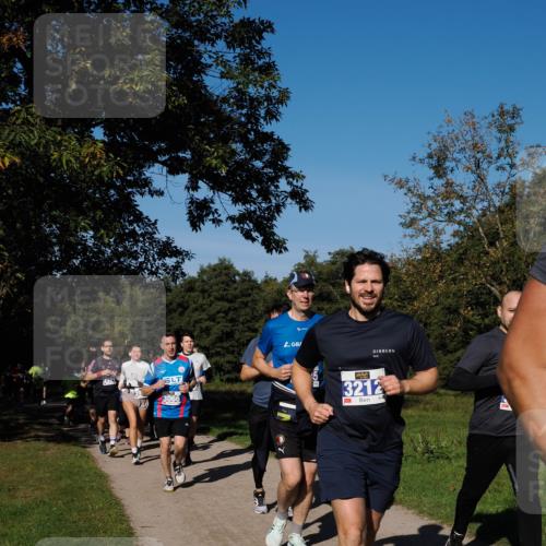 28.09.2025 - 33. Volkslauf durch das schöne Alstertal Fabian Wolf http://msf.ph/oto/8980094 28.09.2025 10:35:07 Laufen 5598, 6, 3066, 3212 meine-sportfotos.de