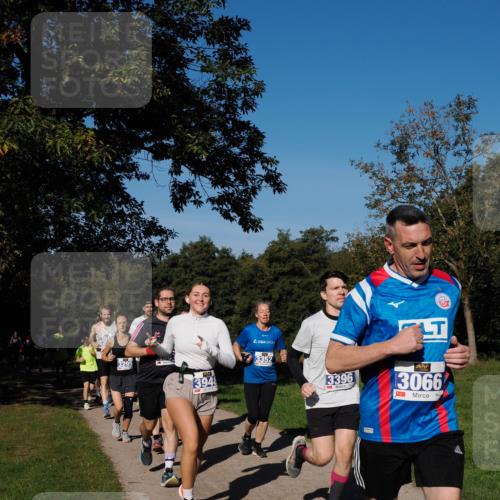 28.09.2025 - 33. Volkslauf durch das schöne Alstertal Fabian Wolf http://msf.ph/oto/8980102 28.09.2025 10:35:09 Laufen 3948, 3352, 3396, 3066 meine-sportfotos.de
