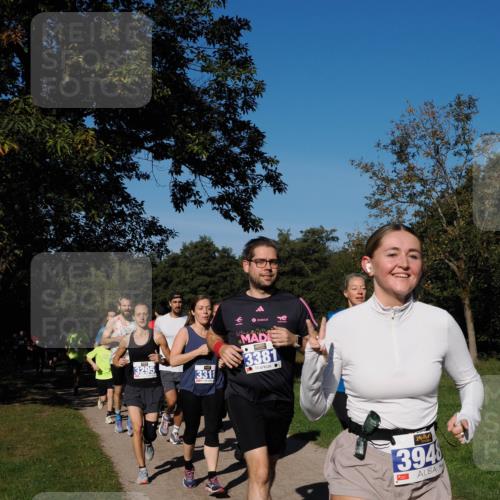 28.09.2025 - 33. Volkslauf durch das schöne Alstertal Fabian Wolf http://msf.ph/oto/8980109 28.09.2025 10:35:10 Laufen 3295, 3318, 3381, 394 meine-sportfotos.de