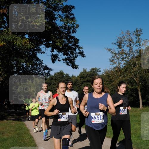 28.09.2025 - 33. Volkslauf durch das schöne Alstertal Fabian Wolf http://msf.ph/oto/8980113 28.09.2025 10:35:11 Laufen 3046, 295, 3318, 3346 meine-sportfotos.de