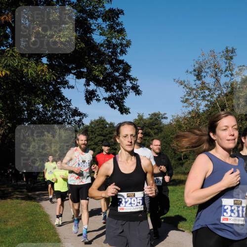 28.09.2025 - 33. Volkslauf durch das schöne Alstertal Fabian Wolf http://msf.ph/oto/8980117 28.09.2025 10:35:11 Laufen 3046, 3295, 331 meine-sportfotos.de