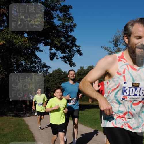 28.09.2025 - 33. Volkslauf durch das schöne Alstertal Fabian Wolf http://msf.ph/oto/8980134 28.09.2025 10:35:13 Laufen 3956, 3046 meine-sportfotos.de