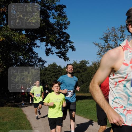 28.09.2025 - 33. Volkslauf durch das schöne Alstertal Fabian Wolf http://msf.ph/oto/8980135 28.09.2025 10:35:13 Laufen 3316, 3331, 3956 meine-sportfotos.de