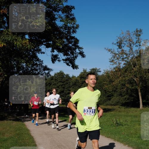 28.09.2025 - 33. Volkslauf durch das schöne Alstertal Fabian Wolf http://msf.ph/oto/8980140 28.09.2025 10:35:15 Laufen 3316, 3179, 3414, 3331 meine-sportfotos.de