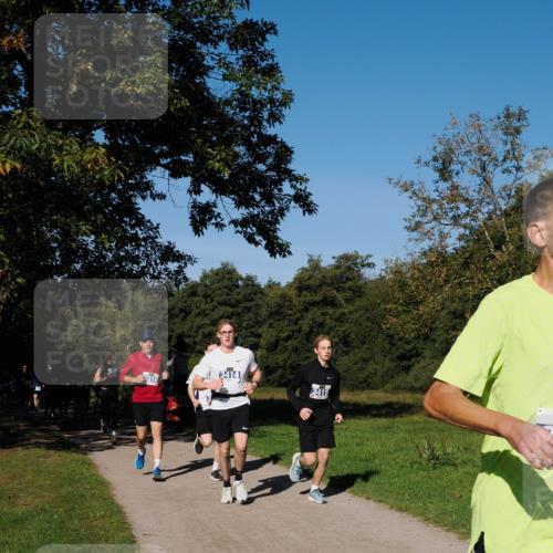 28.09.2025 - 33. Volkslauf durch das schöne Alstertal Fabian Wolf http://msf.ph/oto/8980146 28.09.2025 10:35:15 Laufen 316, 3414, 3415 meine-sportfotos.de